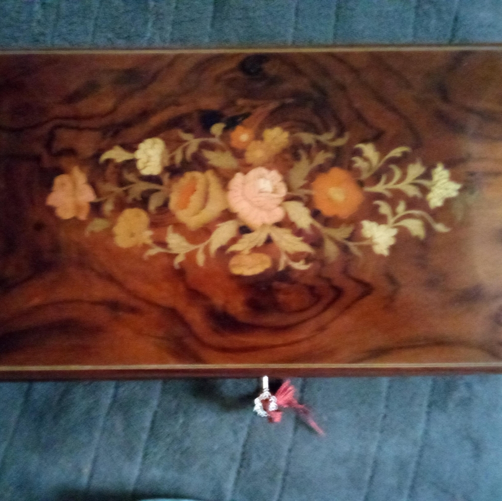 Handcrafted Italian Inlaid Jewelry Box by Reuge  13x8
